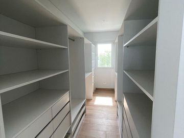 Casa en Venta a la Laguna Excelente orientacion y gran espejo de agua PG