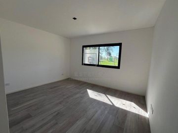 Casa en Venta con Pileta, 3 dormitorios y Escritorio. Barrio Cerrado San Matias, Escobar