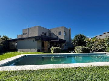 Casa  en Venta ubicado en Santa Guadalupe, Pilar, G.B.A. Zona Norte