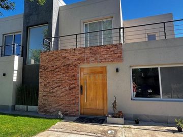 Casa  en Venta ubicado en Santa Guadalupe, Pilar, G.B.A. Zona Norte