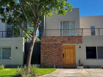 Casa  en Venta ubicado en Santa Guadalupe, Pilar, G.B.A. Zona Norte