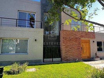 Casa  en Venta ubicado en Santa Guadalupe, Pilar, G.B.A. Zona Norte