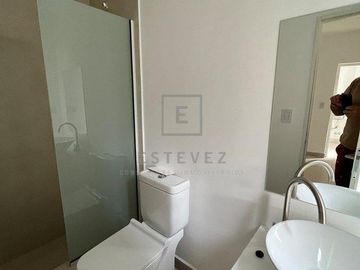 Casa en venta a la Cancha de Golf sobre la Herradura. El Canton. Escobar