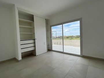 Casa en venta a la Cancha de Golf sobre la Herradura. El Canton. Escobar