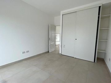 Casa en venta a la Cancha de Golf sobre la Herradura. El Canton. Escobar