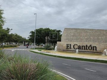 Casa en venta a la Cancha de Golf sobre la Herradura. El Canton. Escobar