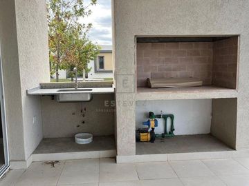 Casa en venta a la Cancha de Golf sobre la Herradura. El Canton. Escobar