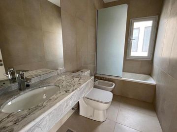 Casa en venta a la Cancha de Golf sobre la Herradura. El Canton. Escobar