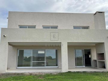 Casa en venta a la Cancha de Golf sobre la Herradura. El Canton. Escobar