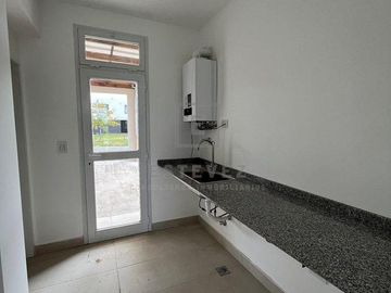 Casa en venta a la Cancha de Golf sobre la Herradura. El Canton. Escobar