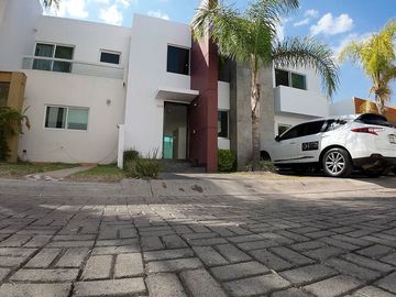Casa de Lujo en venta en Vistas del Tule 1