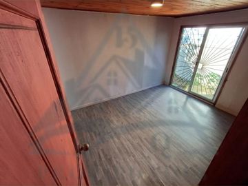 Oportunidad casa + almacén en venta 70 M Litoral Central, San Sebastián. Excelente ubicación, rol propio + patente comercial.