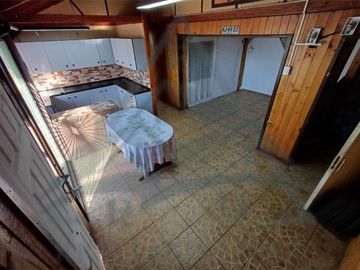 Oportunidad casa + almacén en venta 70 M Litoral Central, San Sebastián. Excelente ubicación, rol propio + patente comercial.