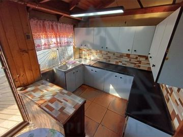 Oportunidad casa + almacén en venta 70 M Litoral Central, San Sebastián. Excelente ubicación, rol propio + patente comercial.