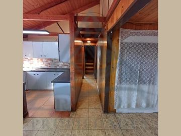 Oportunidad casa + almacén en venta 70 M Litoral Central, San Sebastián. Excelente ubicación, rol propio + patente comercial.