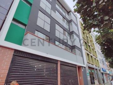 ALQUILER DE CONSULTORIO MÉDICO / OFICINA EN ZONA ESTRATÉGICA