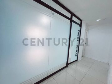 ALQUILER DE CONSULTORIO MÉDICO / OFICINA EN ZONA ESTRATÉGICA