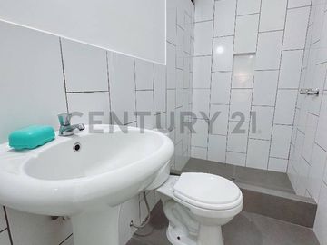ALQUILER DE CONSULTORIO MÉDICO / OFICINA EN ZONA ESTRATÉGICA