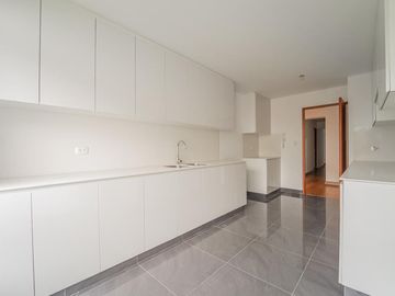 Departamento en venta de 3 dormitorios c/ cochera en San Borja