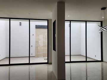 Casa en Venta en LOMALTA TRES MARÍAS con casa Club