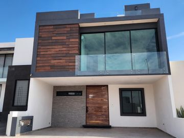 Casa en Venta en LOMALTA TRES MARÍAS con casa Club