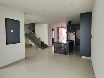 Casa en Venta en LOMALTA TRES MARÍAS con casa Club