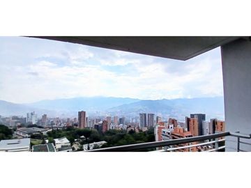 Excelente ubicación del Tesoro, piso muy alto y vista panorámica