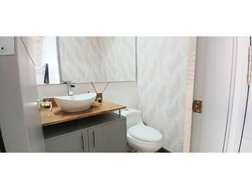 Excelente ubicación del Tesoro, piso muy alto y vista panorámica