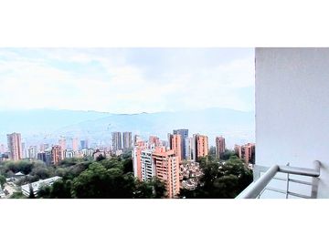 Excelente ubicación del Tesoro, piso muy alto y vista panorámica