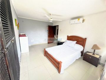 Se vende amplio apartamento en Riomar
