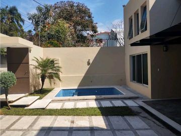 VENTA DE CASA EN PRIVADA SOBRE DIANA