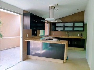 VENTA DE CASA EN PRIVADA SOBRE DIANA
