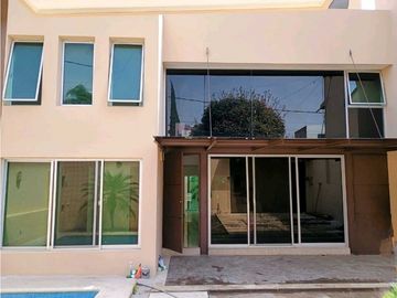VENTA DE CASA EN PRIVADA SOBRE DIANA