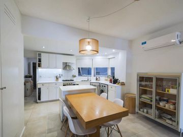 APTO CRÉDITO! Cómodo y amplio 4 ambientes con escritorio en Caballito.