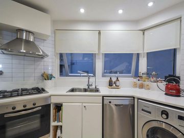 APTO CRÉDITO! Cómodo y amplio 4 ambientes con escritorio en Caballito.