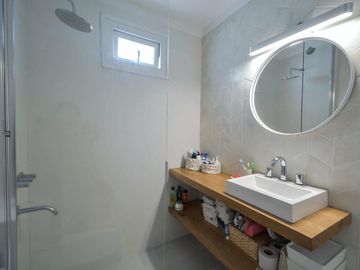 APTO CRÉDITO! Cómodo y amplio 4 ambientes con escritorio en Caballito.