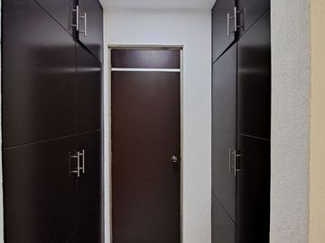 Venta casa con 4 recámaras y paneles solares en Las Américas II, Mérida Yucatán.