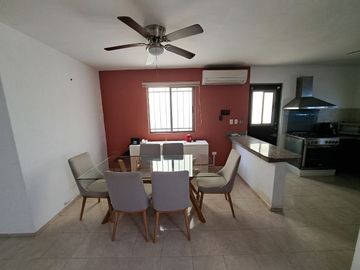 Venta casa con 4 recámaras y paneles solares en Las Américas II, Mérida Yucatán.