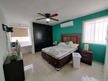 Venta casa con 4 recámaras y paneles solares en Las Américas II, Mérida Yucatán.