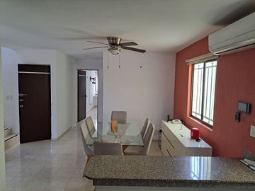 Venta casa con 4 recámaras y paneles solares en Las Américas II, Mérida Yucatán.
