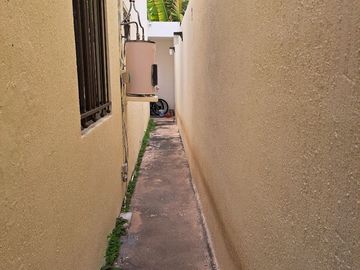 Venta casa con 4 recámaras y paneles solares en Las Américas II, Mérida Yucatán.