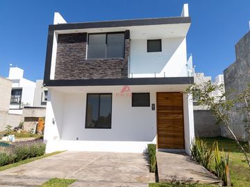 Casa en Venta en Santa Anita, Tlajomulco de Zuñiga, Jalisco.