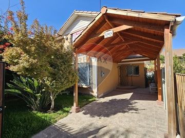 RENOVADA Y AMPLIA CASA DE 4 DORMITORIOS Y PATIO
