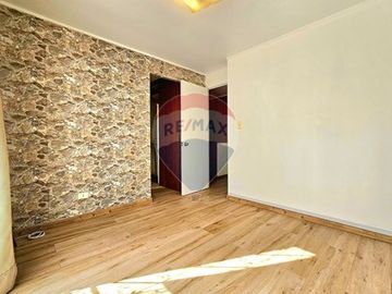 RENOVADA Y AMPLIA CASA DE 4 DORMITORIOS Y PATIO