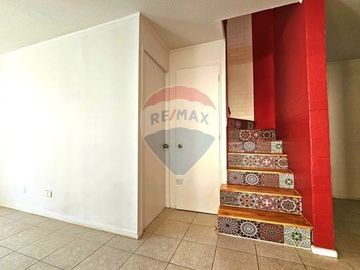 RENOVADA Y AMPLIA CASA DE 4 DORMITORIOS Y PATIO