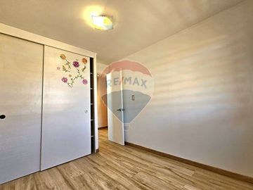 RENOVADA Y AMPLIA CASA DE 4 DORMITORIOS Y PATIO