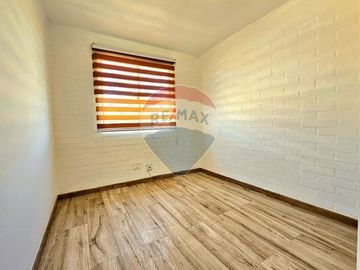 RENOVADA Y AMPLIA CASA DE 4 DORMITORIOS Y PATIO