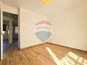 RENOVADA Y AMPLIA CASA DE 4 DORMITORIOS Y PATIO