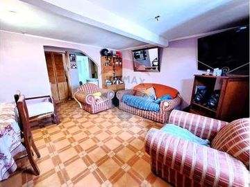 Precio Oportunidad: Casa Ampliable en Peñalolén