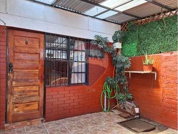 Precio Oportunidad: Casa Ampliable en Peñalolén